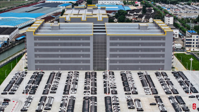 Intelligent parking garage